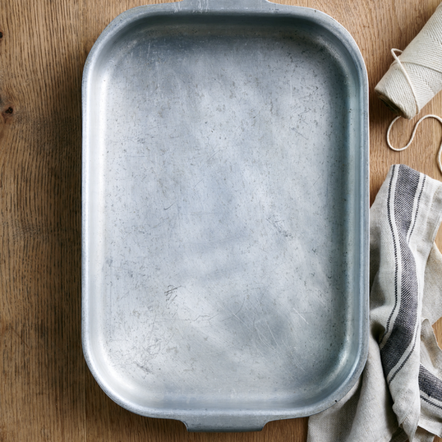 Roasting-Pan-On-Wood