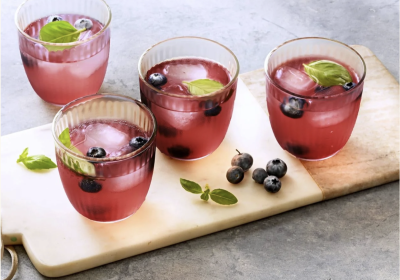 Blueberry-Basil Green Tea Spritzer