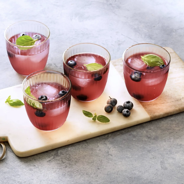 Blueberry-Basil Green Tea Spritzer