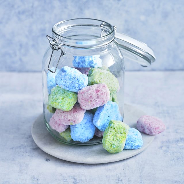 DIY bath bombs