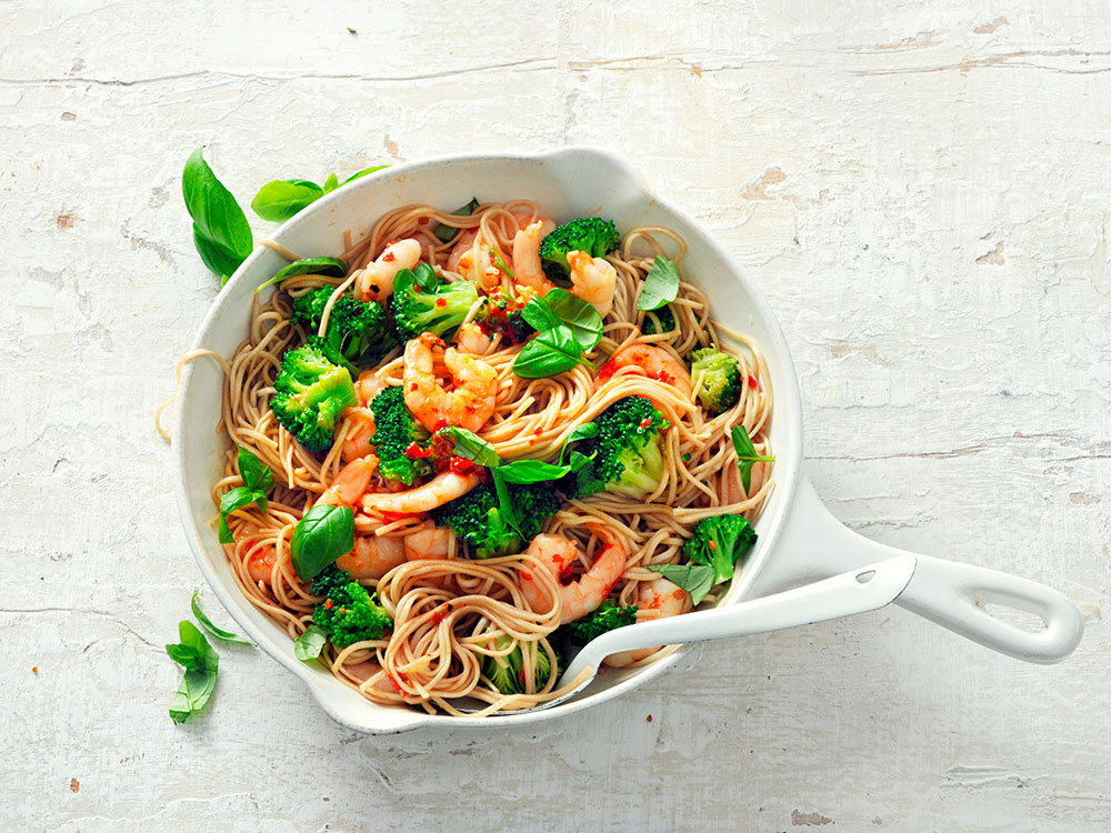 Shrimp, Broccoli, and Soba Noodles in Spicy Sauce | Savory