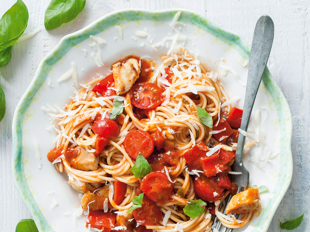 Spaghetti with Chicken, Tomatoes, and Peppers | Savory
