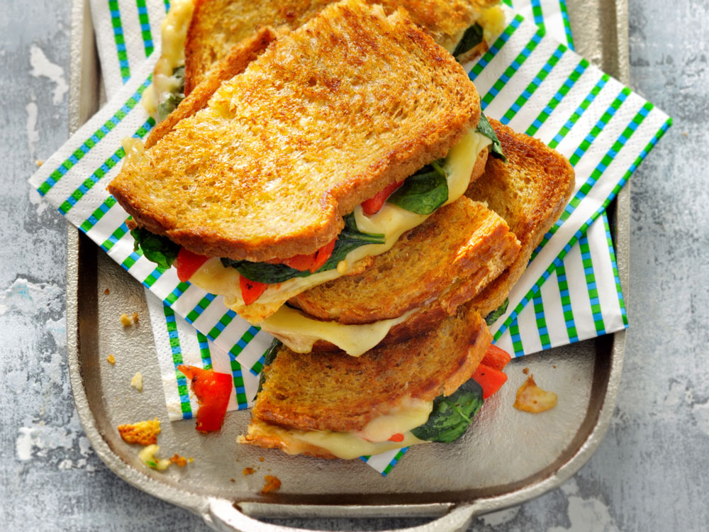 Grilled Mozzarella, Spinach, and Red Pepper Sandwiches | Savory