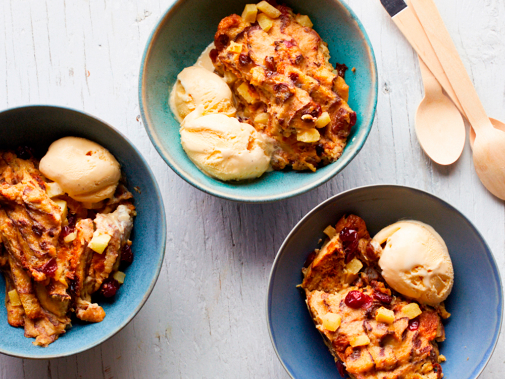 Slow Cooker Apple Cinnamon Bread Pudding