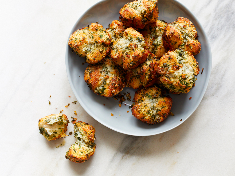 Garlic Pull-Apart Rolls | Savory