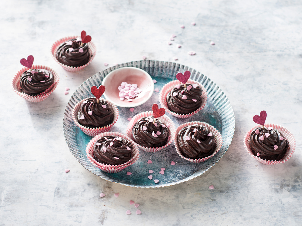 Flourless Chocolate Cupcakes with Chocolate Ganache Frosting | Savory