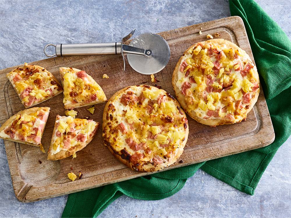Individual Spicy Hawaiian Pizzas | Savory