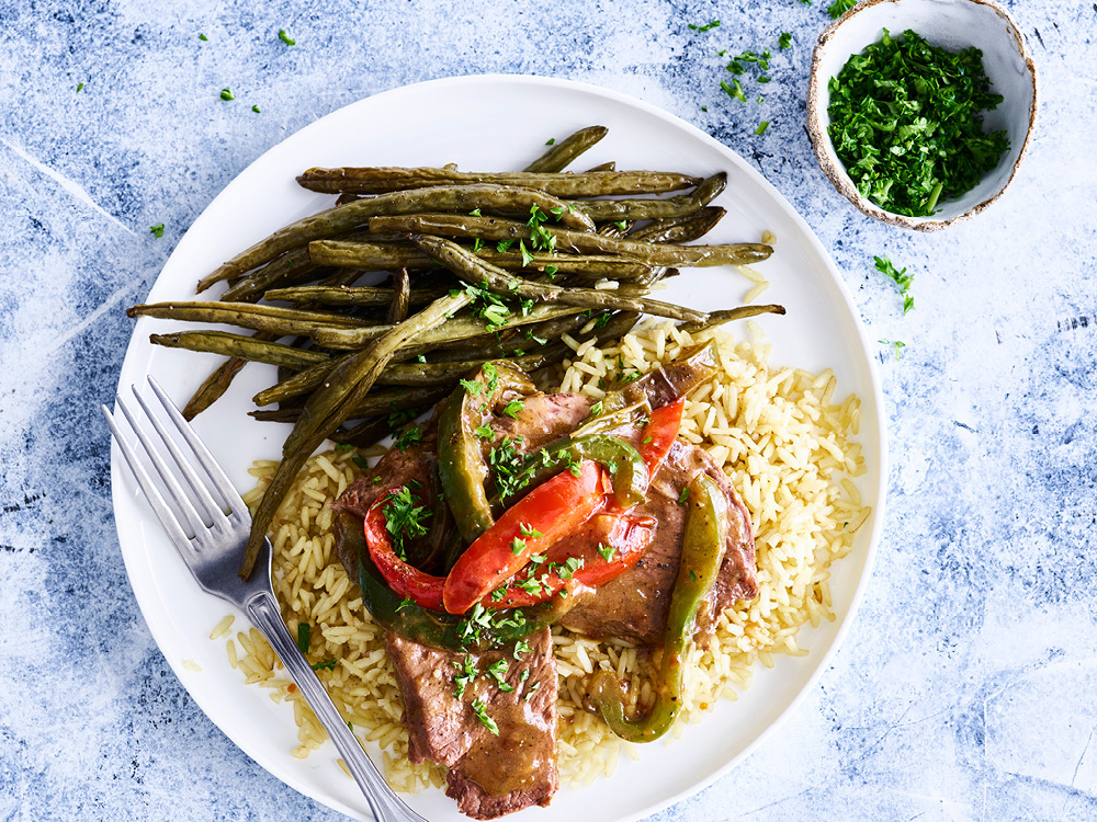 Pepper-Smothered Beef with Green Beans | Savory