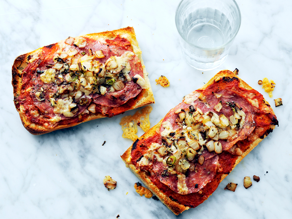 Ciabatta Pizza Mit Salami Und Pilzen - Rezepte Suchen