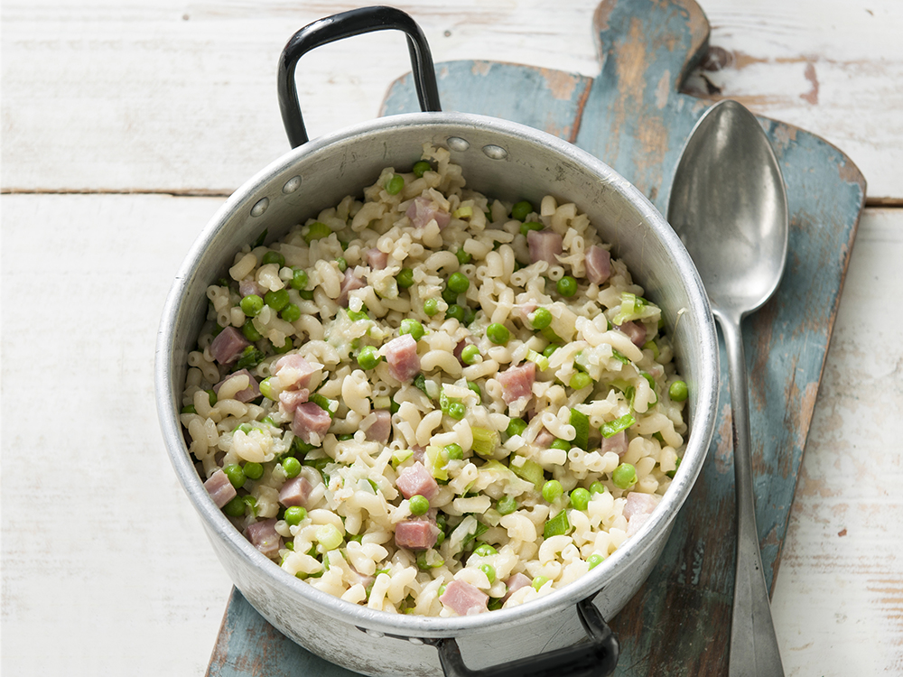 Macaroni with Ham and Peas | Savory