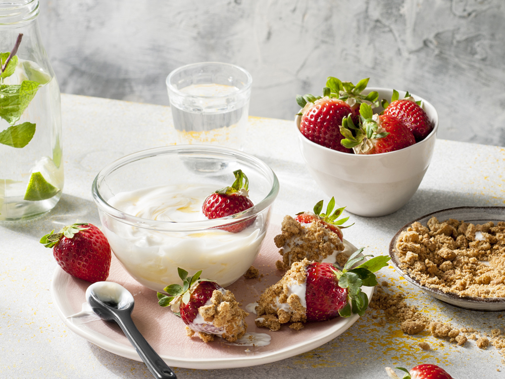 Cheesecake-Dipped Strawberries | Savory