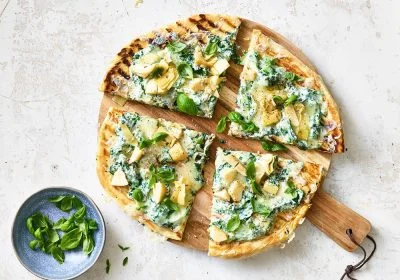 Grilled Spinach and Artichoke Pizzas