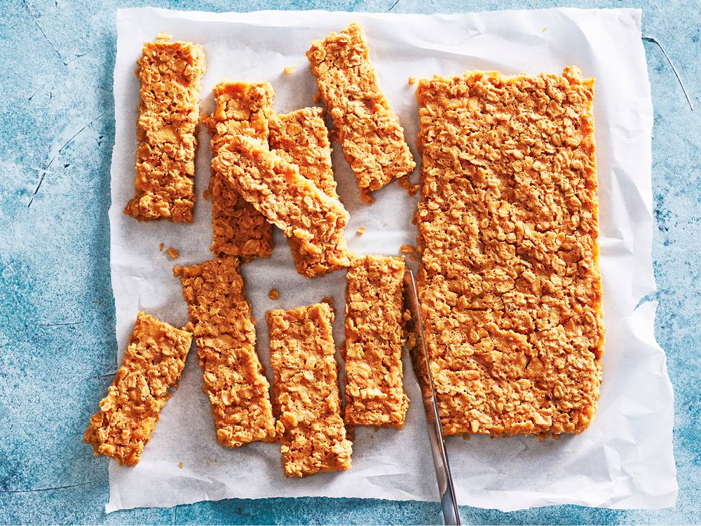 Spiced Oatmeal and Apple Bars | Savory