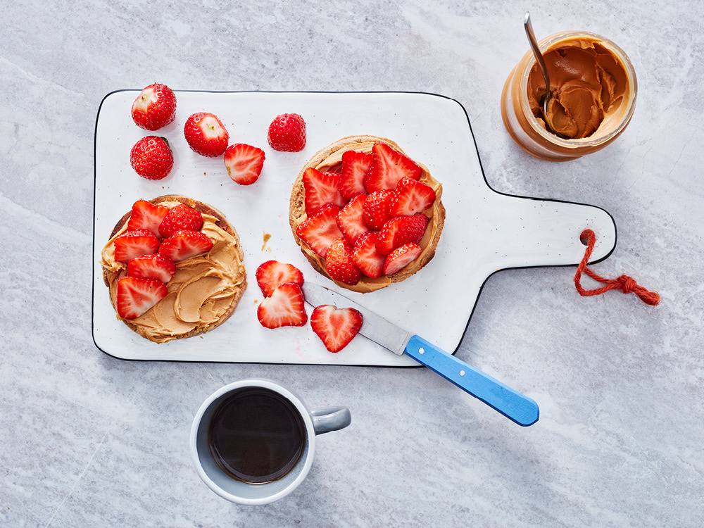 Whole-Grain Waffle with PB and Strawberries | Savory