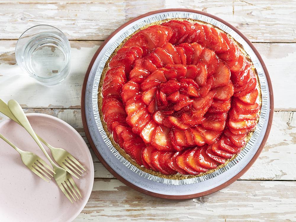Strawberry Cream Pie | Savory