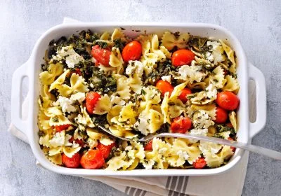 Baked Feta Pasta with Tomatoes and Spinach