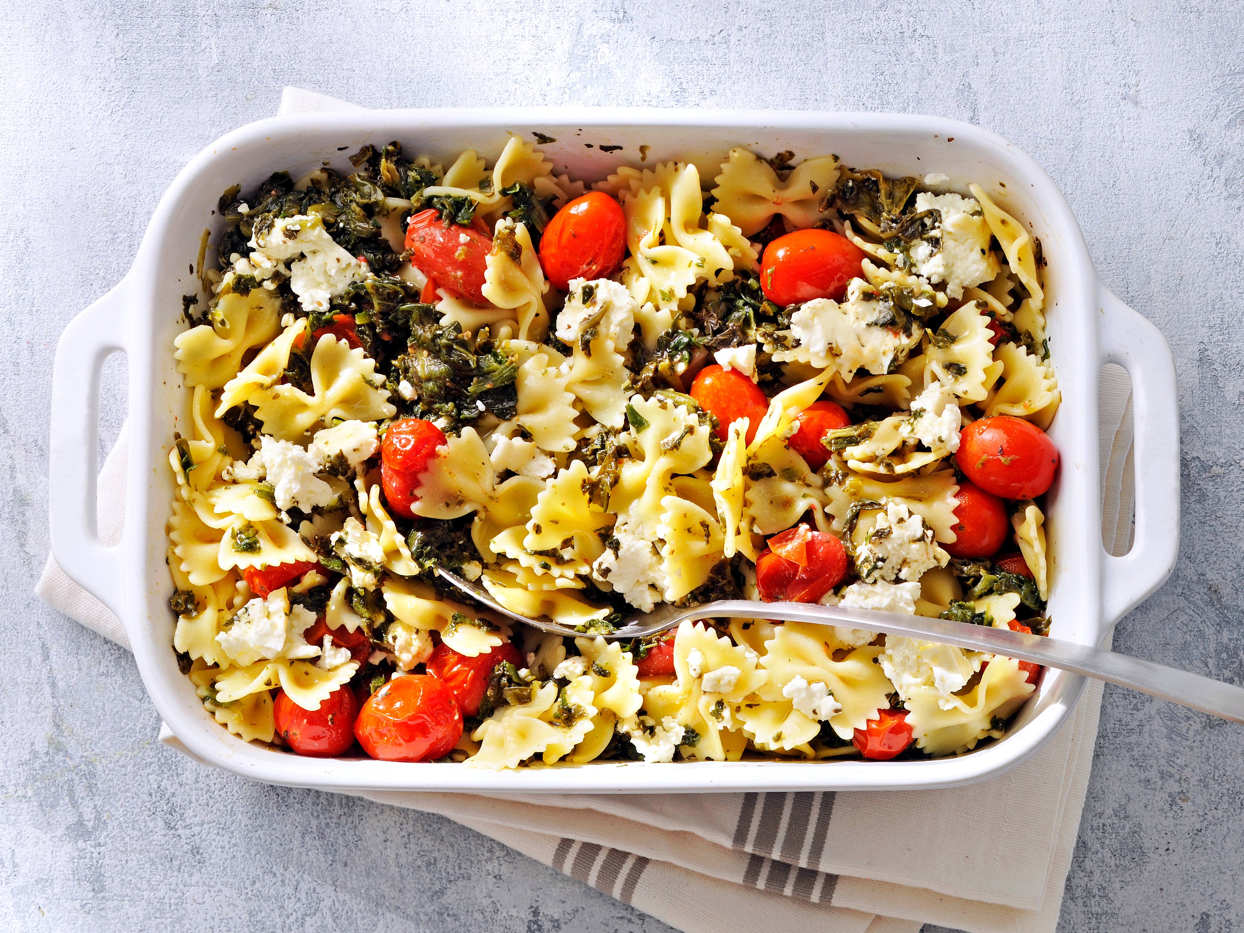 Baked Feta Pasta with Tomatoes and Spinach Savory