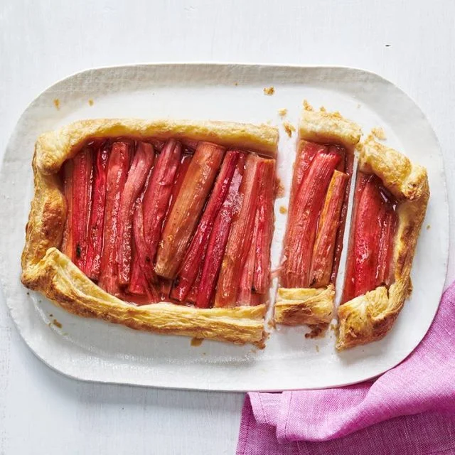 Easy Rhubarb Tart with Strawberry Glaze