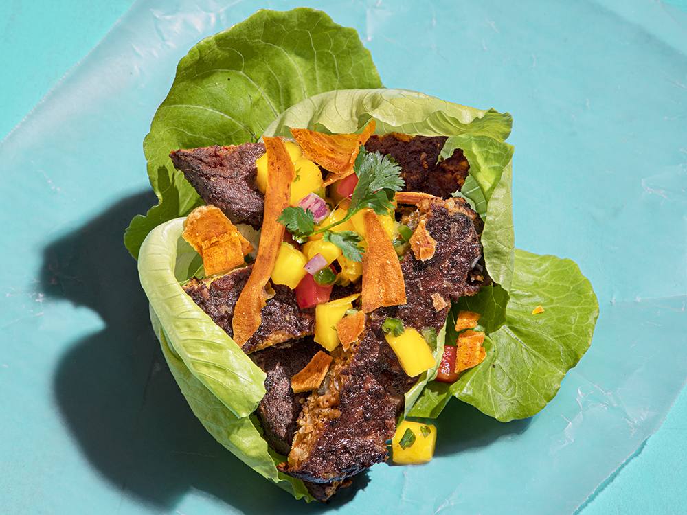 MorningStar Farms® Black Bean Burger Lettuce Wraps with Mango Salsa and Plantain Chips | Savory