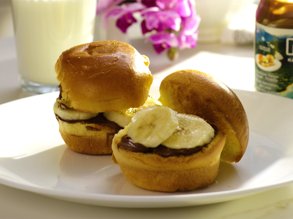 Hawaiian Sweet Bread Strawberry Peach Basil with Nutella® | Savory
