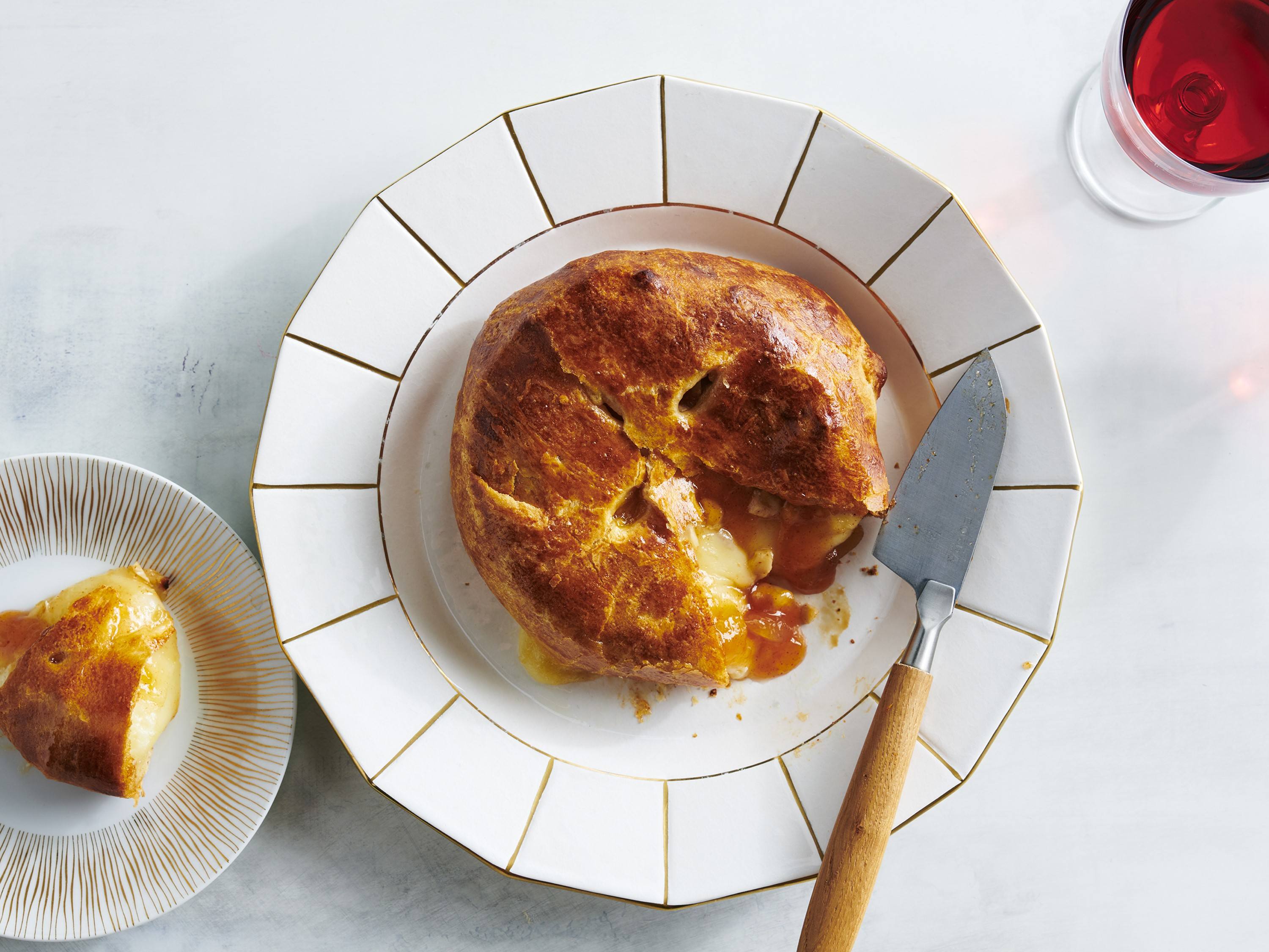 Baked Brie with Mango Chutney Savory