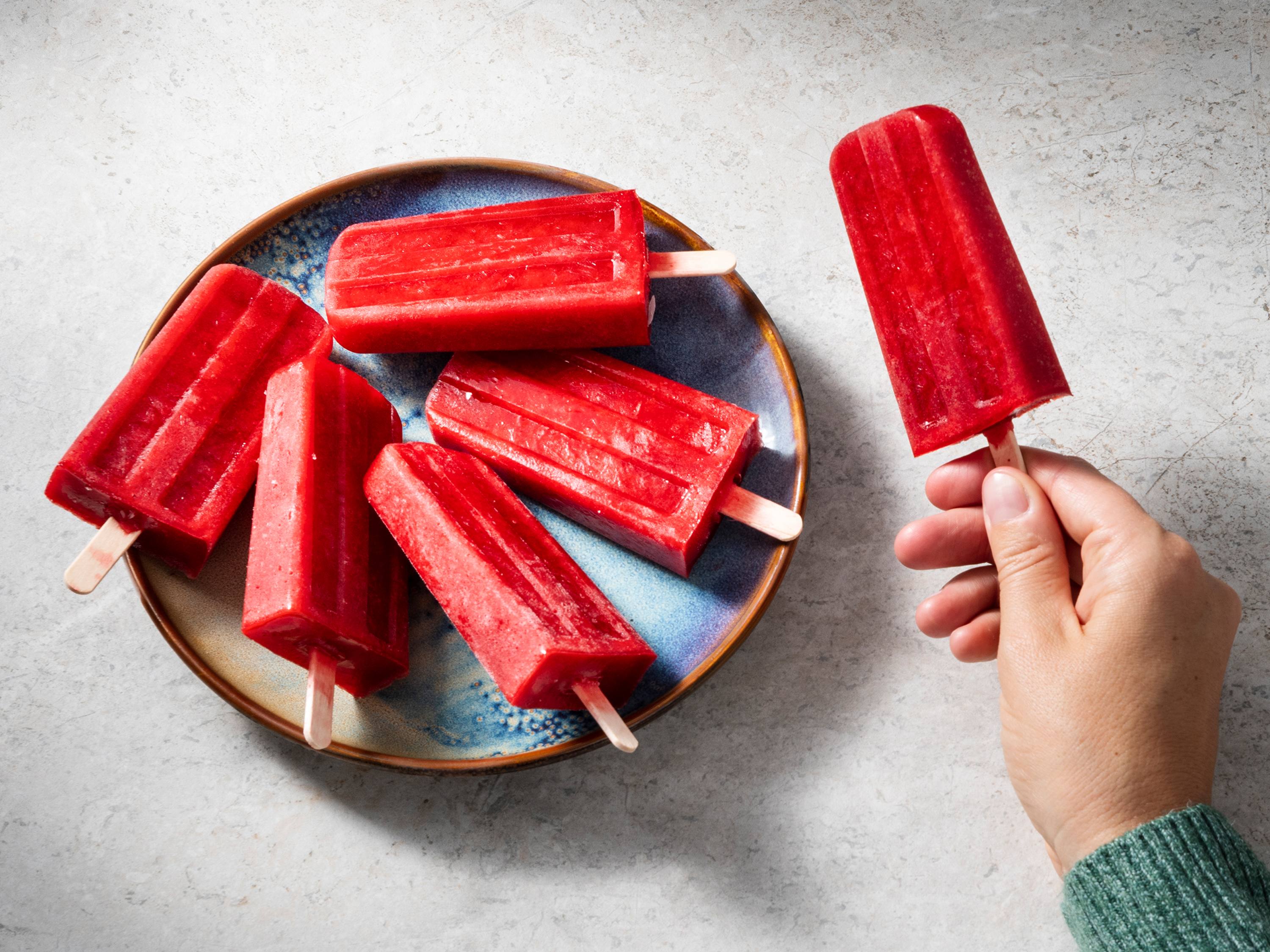 Easy Cantaloupe Popsicles - 2 Ways!