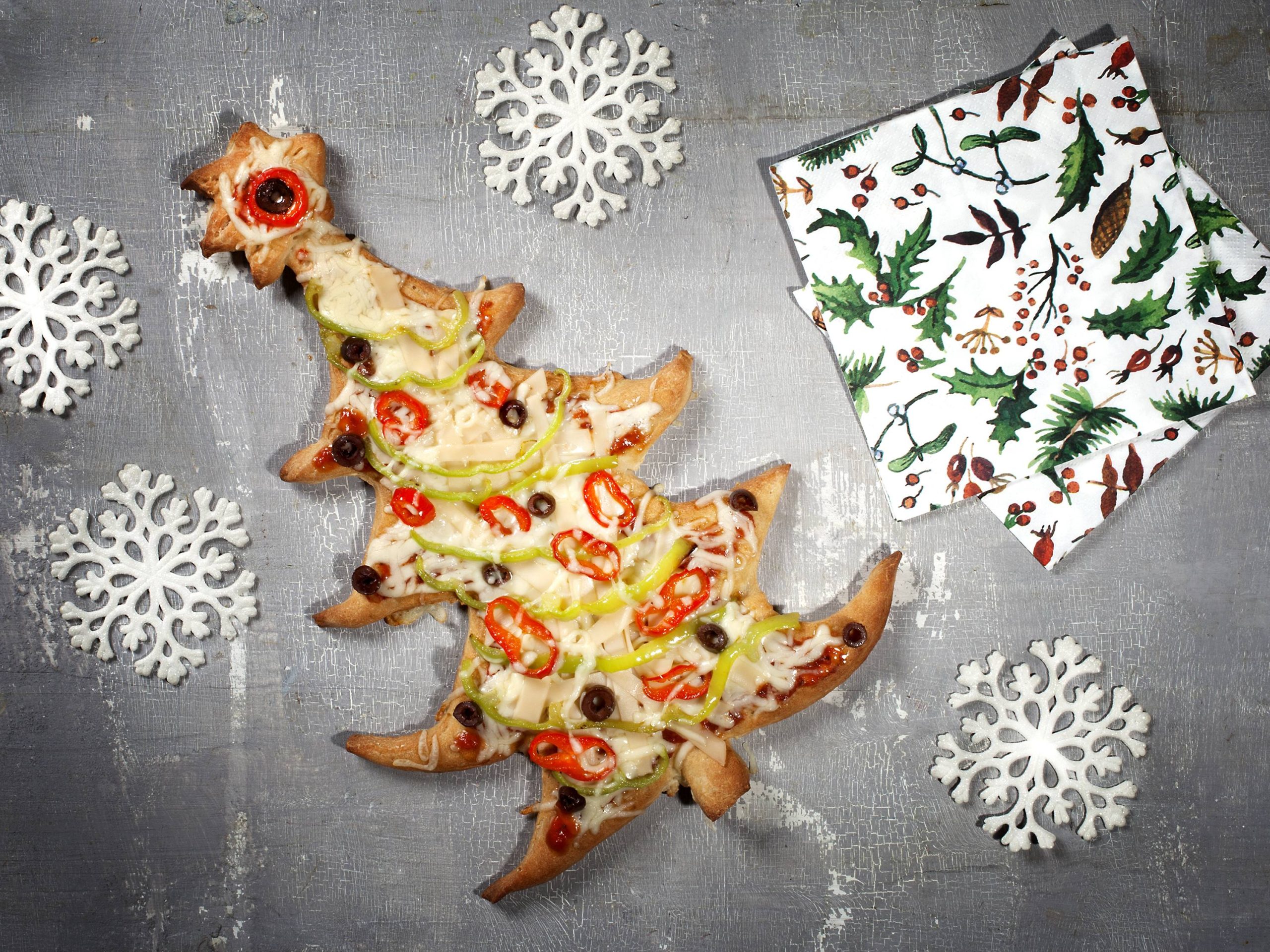 Violife Christmas Tree Pizza | Savory