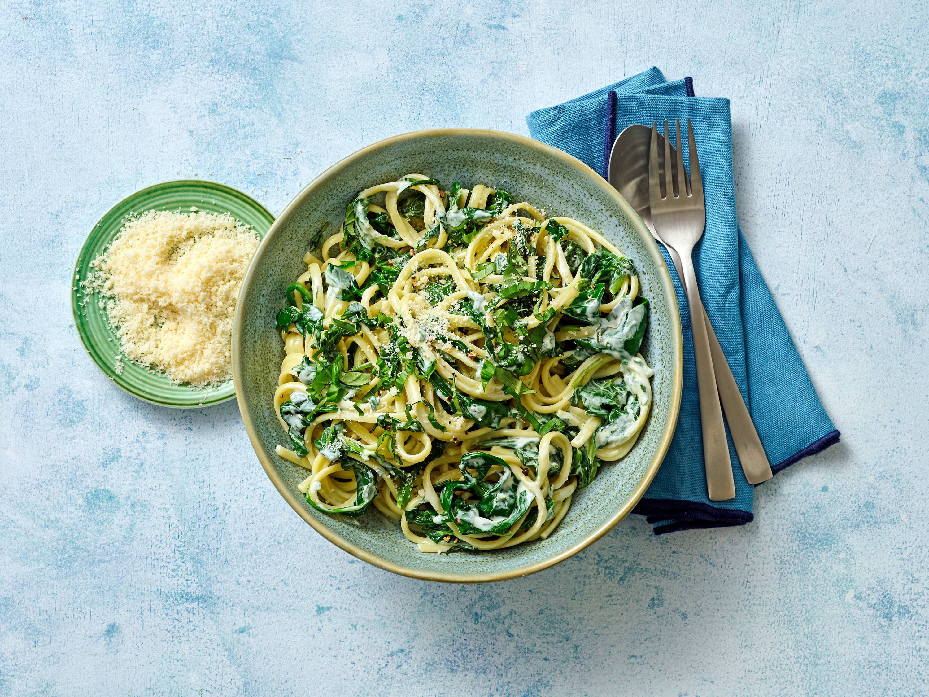 Creamed Spinach Linguine Savory