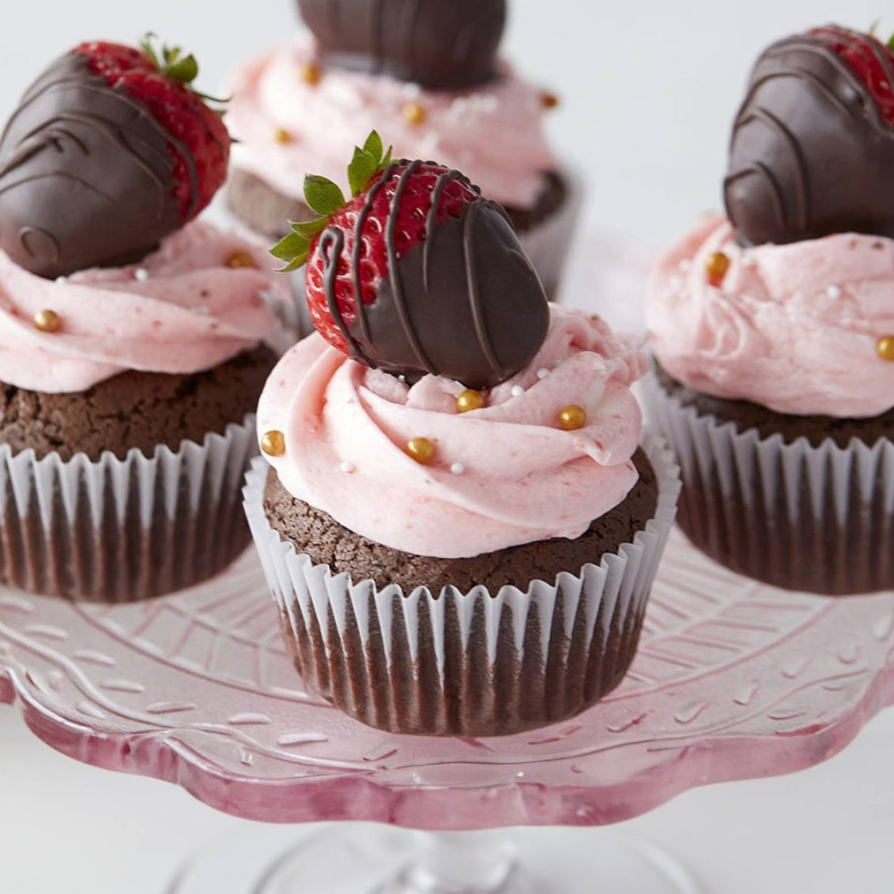 Wilton® Chocolate Covered Strawberry Cupcakes | Savory