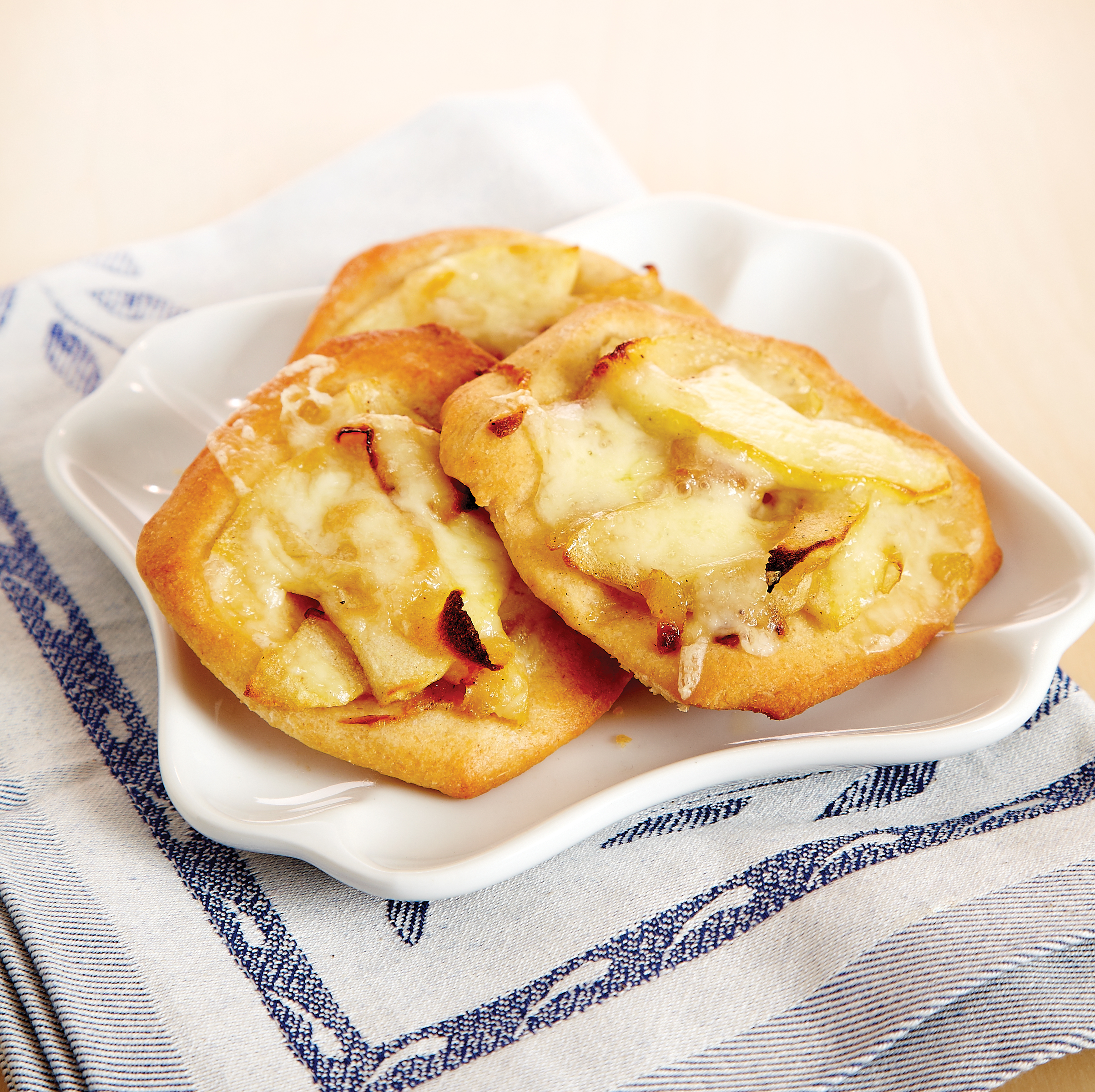 Caramelized OnionApple Mini Tarts Savory