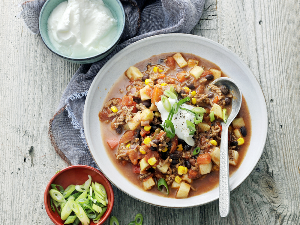 Slow Cooker Chili with Black Beans and Chayote | Savory