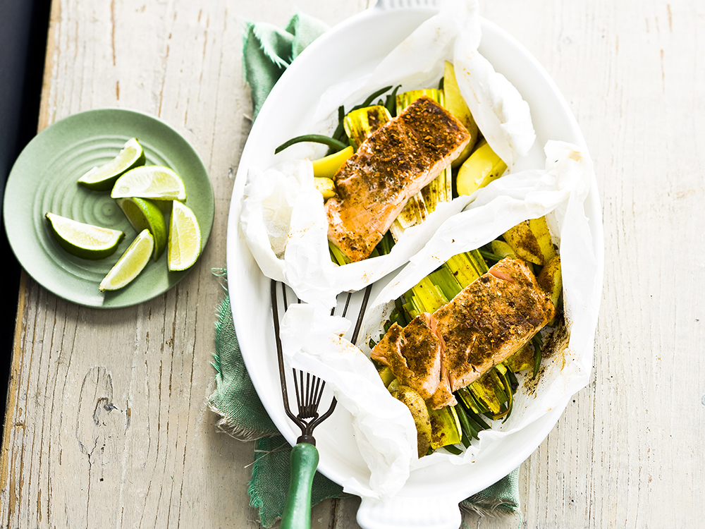 Parcel Baked Salmon with Potato and Green Beans Savory