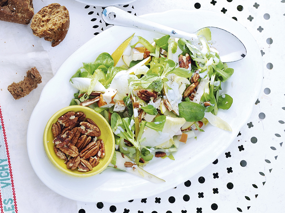 Endive, Turkey and Pear Salad with Blue Cheese Dressing Savory